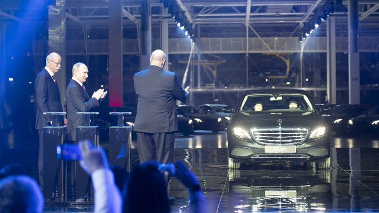 O Putin εγκαινίασε το νέο εργοστάσιο της Mercedes